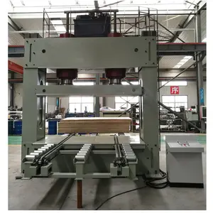 प्लाईवुड उत्पादन के लिए 500 टन लकड़ी लिबास कोल्ड प्रेस मशीन/लिबास प्री-प्रेस मशीन