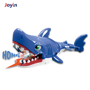 Rechargeable Remote Shark Toy avec lumières LED Cool Mist <span class=keywords><strong>Spray</strong></span> et action de natation lisse pour les enfants Piscine Ocean and Beach Play - Product Image 2
