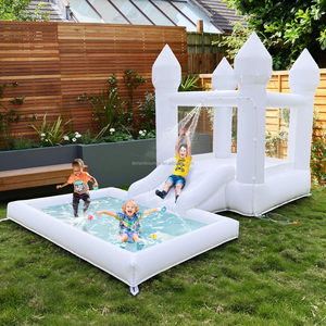 Château gonflable blanc pour l'intérieur et l'extérieur, idéal pour les fêtes privées et la location commerciale - Product Image 1