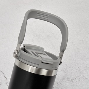 Gobelet 20oz avec poignée et couvercle en paille Bouteille d'eau sous vide isolée en acier inoxydable à double paroi pour bureau, maison, sport <span class=keywords><strong>ou</strong></span> voiture - Product Image 4