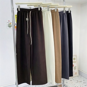 <span class=keywords><strong>Pantaloni</strong></span> <span class=keywords><strong>Donna</strong></span> in <span class=keywords><strong>Velluto</strong></span> <span class=keywords><strong>a</strong></span> <span class=keywords><strong>Coste</strong></span> <span class=keywords><strong>a</strong></span> Gamba Larga con Coulisse <span class=keywords><strong>a</strong></span> Vita Alta Stile Coreano <span class=keywords><strong>Pantaloni</strong></span> da Tuta Larghi Y2k Casual - Product Image 1