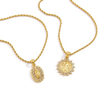 Collar con Colgante de la Virgen María en Acero Inoxidable Chapado en Oro de 18K, Joyería Católica Hipoalergénica e Impermeable
