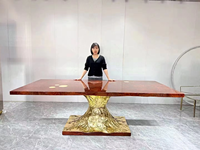 Ensemble de table à manger haut de gamme en bois massif 12 places Table en cuivre de luxe poli dessiné à la main Meubles de villa modernes pour salle à manger