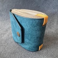 Dompet Unisex Portabel Kapasitas Besar dengan Perlindungan RFID Kulit PU Vintage Baru, Penutup Magnetik, dan Akses Uang Tunai yang Mudah.