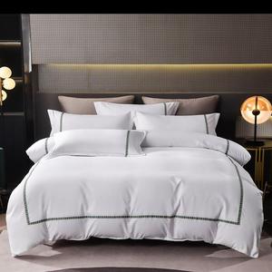 Parure <span class=keywords><strong>de</strong></span> <span class=keywords><strong>lit</strong></span> quatre pièces pour hôtel cinq étoiles, style ruban fin, <span class=keywords><strong>drap</strong></span> et housse <span class=keywords><strong>de</strong></span> couette blancs mats - Product Image 2