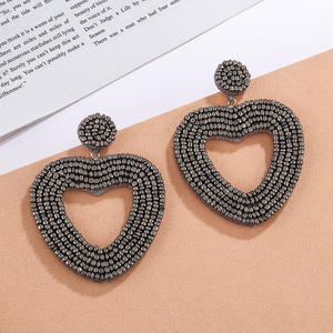 Boucles d'oreilles tissées géométriques en forme de coeur carré creux couleur boucles d'oreilles en perles de riz pour femmes Uionen 1818 - Product Image 6