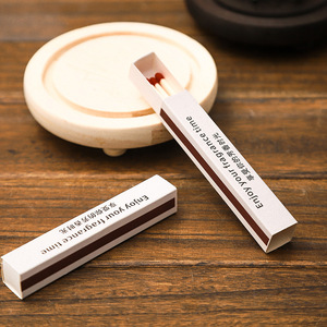 Otras Velas de Cumpleaños Aromáticas de Madera de 10 cm con Diseño Texturizado para Regalo Personal - Product Image 2