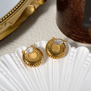 Boucles d'oreilles tendance géométriques en acier inoxydable plaqué or 18 carats imperméables personnalisées à la mode - Product Image 4