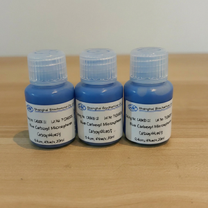 Billes de PS carboxylées monodispersées colorées, options rouge, vert, bleu pour applications de bio-étiquetage - Product Image 1