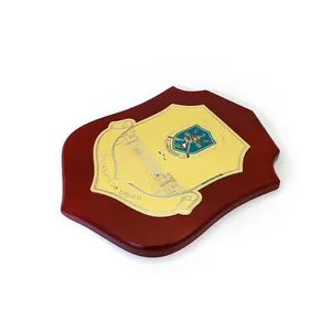 Placa de madera de metal personalizada de fábrica, regalo de negocios de recuerdo de Oriente Medio con embalaje personalizado