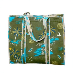 Sac fourre-tout artisanal bohème vintage en coton indien avec deux poignées ouvertes pour femme, matelassé et idéal pour les voyages - Product Image 1