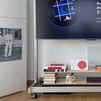 Support TV mobile en profilé aluminium avec étagère de rangement en contreplaqué de bouleau, chariot TV autoportant à roulettes pour salon et écran de moniteur