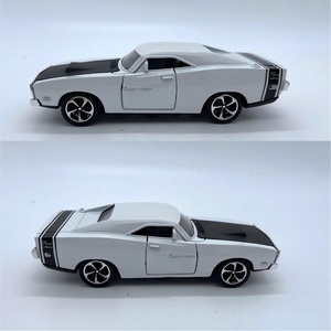 Modellino <span class=keywords><strong>Auto</strong></span> Classica Vintage in Metallo Pressofuso 1:32 con Funzione Pull-Back, Certificato CE e Conforme RoHS, per Età 8-13 Anni - Vendita all'Ingrosso - Product Image 4