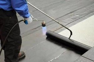 Phong Cách Truyền Thống Mái Chất Liệu Không Thấm Nước Sửa Đổi Nhựa Đường Cuộn Với Sbs Nhựa Đường PE Cát <span class=keywords><strong>Polyester</strong></span> Cảm Thấy Gia Cố Loại - Product Image 5
