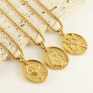 18K金メッキステンレス鋼オーバルエンボス宗教ペンダントネックレス キリスト教ヴィンテージユニセックスデイリーウェアホリデーギフト - Product Image 3
