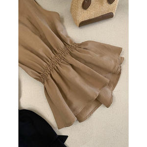 Ensemble pantalon large et débardeur croisé à col en V style français pour femme – Formel, sans manches, minimaliste, couleur unie douce - Product Image 5