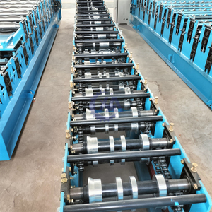 Machine de formage à rouleaux de gouttières en aluminium entièrement automatique avec moteur à engrenages, pompe, système de contrôle PLC, haute productivité - Product Image 5