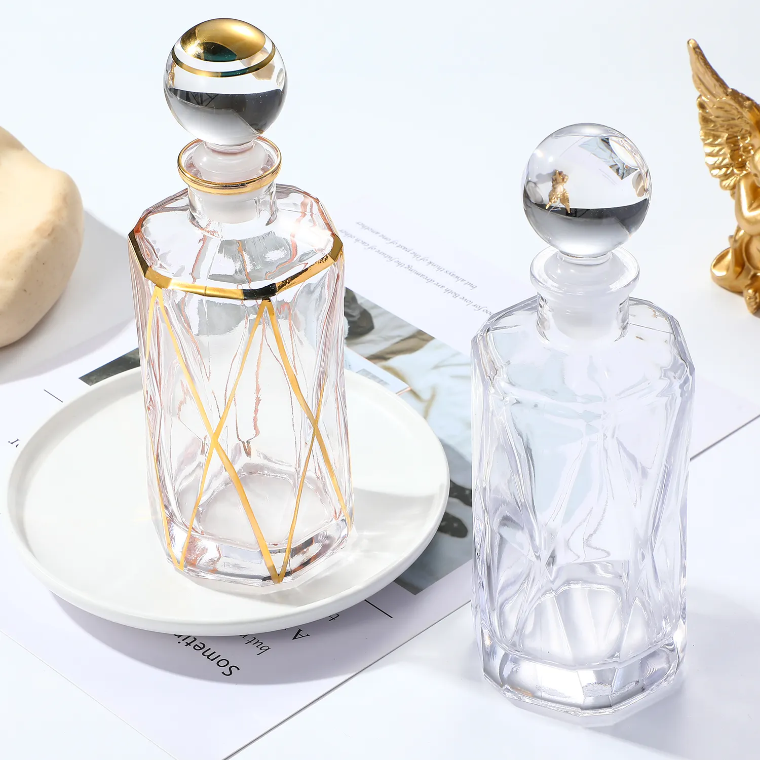 Botella de perfume de vidrio vacía con caja, transparente, dibujo dorado, 250ml