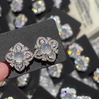 925 Silber Jade Chalcedon Vierblättrige Blumen-Ohrstecker Nischendesign Modisch Zart Schick Trendy Vielseitig Damen-Ohrringe