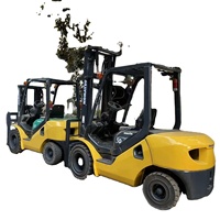 Nouvelle transpalette motorisée Komatsu de 3 tonnes, moteur diesel, transmission intégrale avec pneus pleins, bon état, vente à prix réduit