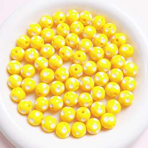 Cuentas redondas de resina de colores de lunares divertidos de 12mm para materiales hechos a mano DIY accesorios de cadena de teléfono móvil - Product Image 2