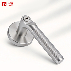Manija de Puerta Redonda de Acero Inoxidable Moleteado Tianyi con Roseta, Juego de Herrajes para Puerta Interior de Madera para Dormitorio con Cerradura de Privacidad - Product Image 1