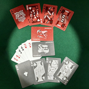 Cartes à jouer personnalisées de qualité supérieure, imperméables, avec dorure laser or, <span class=keywords><strong>rouge</strong></span> et <span class=keywords><strong>noir</strong></span>, jeu de poker en plastique de luxe pour les jeux de société et les souvenirs - Product Image 1