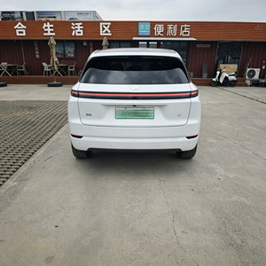 Gebrauchter Li Auto L7 2025 Hybrid-SUV Günstiger Gebrauchtwagen Weißes Außendesign Helles Interieur Panorama-Schiebedach Automatik - Product Image 4