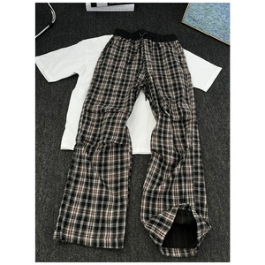 <span class=keywords><strong>Pantalon</strong></span> pour <span class=keywords><strong>homme</strong></span>, style rétro américain, à carreaux rouges, plissé, bicolore, coupe droite avec ourlet légèrement évasé - Product Image 2