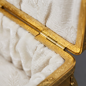 Ataúd Metálico Dorado de Estilo Europeo, Personalizable, Duradero y de Alta Calidad para Funerarias - Product Image 3