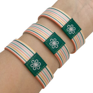 Özel şerit desen elastik bileklik dokuma etiket bilezikler spor erkek kadın promosyon Polyester bilekliği - Product Image 1
