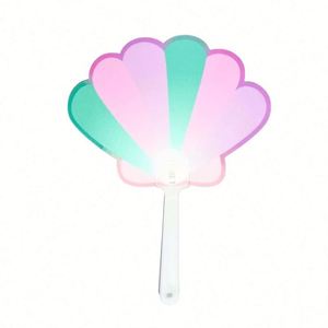 Éventail pliant transparent en PVC de forme circulaire personnalisé par le fabricant avec personnage d'idole Kpop ou d'anime pour cadeau promotionnel - Product Image 2