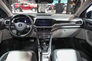 Voitures neuves pas chères 2024 pour Volkswagen <span class=keywords><strong>T</strong></span>-<span class=keywords><strong>Cross</strong></span> 1.5l/300tsi Dsg Confortable 5 portes 5 places LHD Petit SUV familial SUV à bas <span class=keywords><strong>prix</strong></span> <span class=keywords><strong>T</strong></span>-<span class=keywords><strong>Cross</strong></span> - Product Image 6