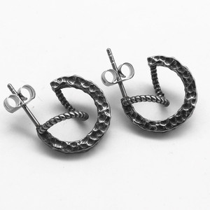 Pendientes de acero de titanio de estilo retro minimalista y único, diseño geométrico semiesférico para parejas - Product Image 3