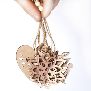 Nouveau flocon de neige cheval à bascule étoile à cinq branches arbre d'amour arbre de noël décorations suspendues petites pièces de <span class=keywords><strong>bois</strong></span> pendentif <span class=keywords><strong>en</strong></span> <span class=keywords><strong>bois</strong></span> - Product Image 1