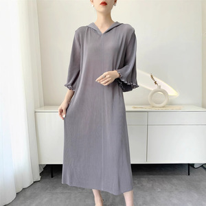 Colección Primavera Verano 2025: Vestido Casual de Gasa con Volantes y Pliegues, Estilo Rejuvenecedor y Holgado para Mujer - Product Image 3