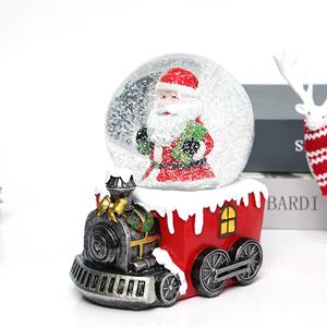 Vente flash, nouvelles boules à neige de Noël créatives personnalisées, boule à neige en polyrésine pour décoration de Noël, cadeau - Product Image 3