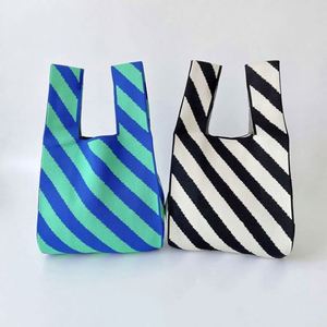 Sac fourre-tout décontracté en tricot coloré à rayures, sac à main en sergé tendance pour femme - Product Image 5