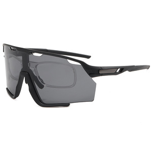 Nuevas <span class=keywords><strong>Gafas</strong></span> <span class=keywords><strong>de</strong></span> Sol Deportivas Unisex Coloridas <span class=keywords><strong>de</strong></span> <span class=keywords><strong>Amazon</strong></span>, Polarizadas con Protección UV400 para <span class=keywords><strong>Ciclismo</strong></span> y Conducción - Product Image 4
