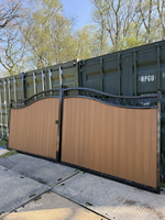 Portails de villa durables pour balcons, personnalisables en couleur et taille, avec panneaux en fer et cadres en tubes carrés galvanisés, finition thermolaquée