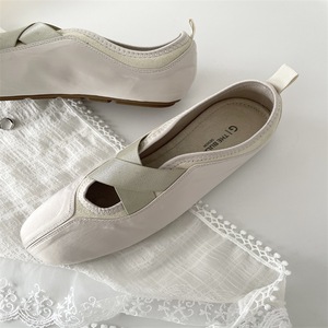 Robe d'extérieur décontractée pour femmes à la mode utiliser chaussures <span class=keywords><strong>de</strong></span> ballet à bout en satin couleur unie talons fins antidérapants doux pour l'extérieur - Product Image 4