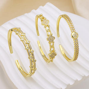 Brazalete <span class=keywords><strong>de</strong></span> Trébol <span class=keywords><strong>de</strong></span> Cuatro <span class=keywords><strong>Hojas</strong></span> Chapado en Oro <span class=keywords><strong>de</strong></span> 18k con Circonitas, Brazalete <span class=keywords><strong>de</strong></span> Cobre con Amuleto <span class=keywords><strong>de</strong></span> la <span class=keywords><strong>Suerte</strong></span>, Joyería al por Mayor - Product Image 1