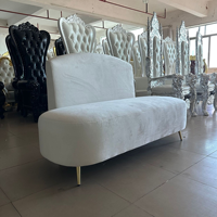 Canapé lounge de mariage en velours blanc, chaise longue incurvée moderne, pieds en métal doré pour cérémonie de mariage, hôtel, gala, mobilier de réception