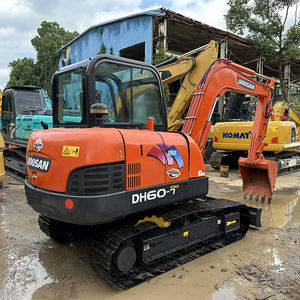 Excavatrice Doosan DH60-7 d'occasion, Daewoo 6 tonnes, 6T DH60 DH 60, version or, petite pelle sur chenilles, chenilles en acier, pelle excavatrice à vendre - Product Image 2