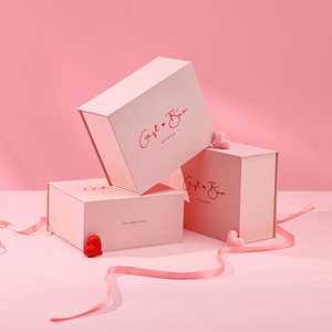 Caja Magnética Rosa de Cartón Reciclable Plegable con Logotipo Estampado Personalizado al por Mayor, Laminación Mate, Embalaje para Extensiones de Cabello y Ropa - Product Image 1