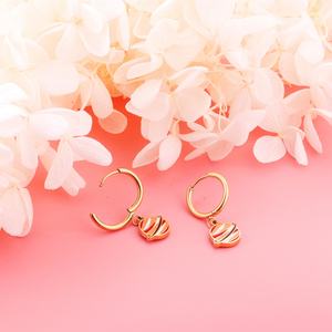 Pendientes Minimalistas de Acero Inoxidable con Baño de Oro de 18K, Diseño de Planeta Colgante, Aros Huggie con Encanto de Saturno Azul Esmaltado para Mujer - Product Image 2