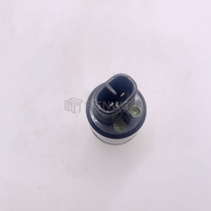 Capteur de pression Senwitt 20PS597-7, type jauge à montage fileté, pour pièces d'excavatrice Sumitomo SH120 200 350A3 - Product Image 1
