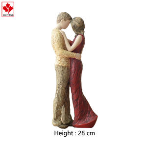 ウェディングデコレーションやギフトのためのカスタム環境に優しい樹脂カップル置物フォークアート恋人像 - Product Image 4