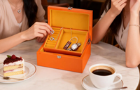 Boîte de rangement à bijoux en bois massif orange de grande valeur : une boîte en bois pour l'organisation classifiée des montres et des accessoires