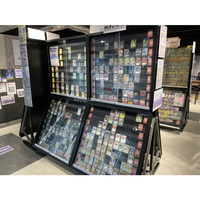 Présentoir personnalisé en métal pour cartes à collectionner TCG, étagères réglables, présentoir de cartes graduées pour les magasins de détail, cartes de sport